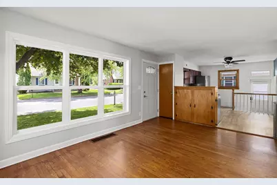 2216  30th St, La Crosse, WI 54601 - Photo 3
