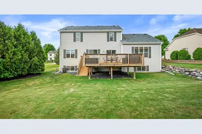 W203N17272  Francis Dr, Jackson, WI 53037 - Photo 37