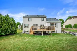 W203N17272 Francis Dr, Jackson, WI 53037 - Photo 37