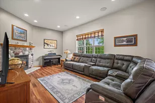 W203N17272 Francis Dr, Jackson, WI 53037 - Photo 15