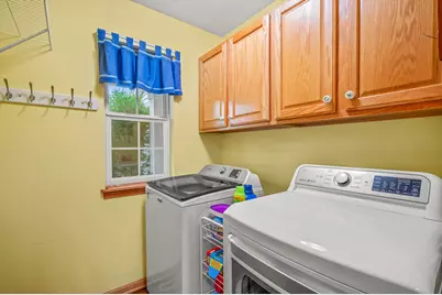 W203N17272  Francis Dr, Jackson, WI 53037 - Photo 17