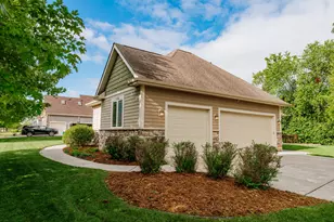 W193N5889 Canary Dr, Menomonee Falls, WI 53051 - Photo 3