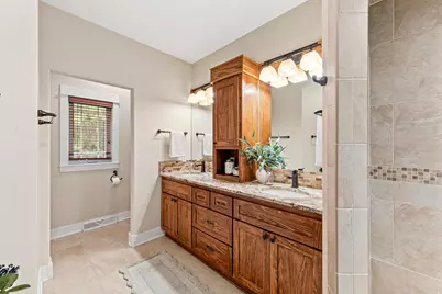 W193N5889  Canary Dr, Menomonee Falls, WI 53051 - Photo 15