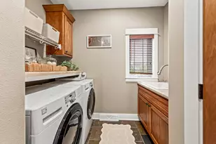 W193N5889 Canary Dr, Menomonee Falls, WI 53051 - Photo 23