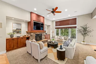 W193N5889  Canary Dr, Menomonee Falls, WI 53051 - Photo 5