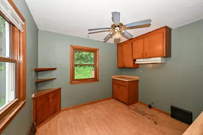 6633  Hillside Ln, Wauwatosa, WI 53213 - Photo 9