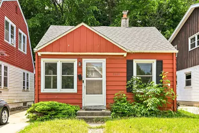 6633  Hillside Ln, Wauwatosa, WI 53213 - Photo 1