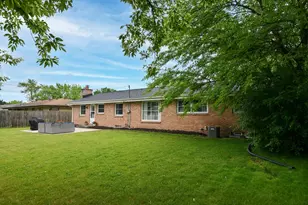 N90W17638 St Francis Dr, Menomonee Falls, WI 53051 - Photo 29