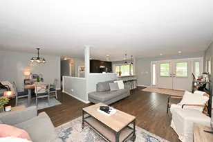 N90W17638 St Francis Dr, Menomonee Falls, WI 53051 - Photo 7