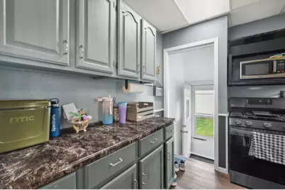 1724 S 72nd St, West Allis, WI 53214 - Photo 13