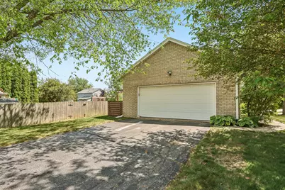3332 E Debbie Dr, Oak Creek, WI 53154 - Photo 5