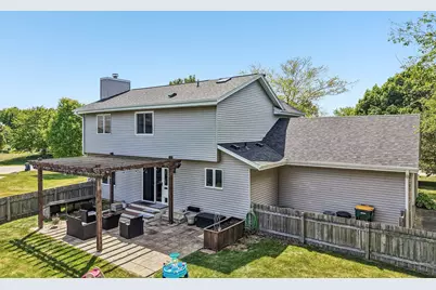 3332 E Debbie Dr, Oak Creek, WI 53154 - Photo 59