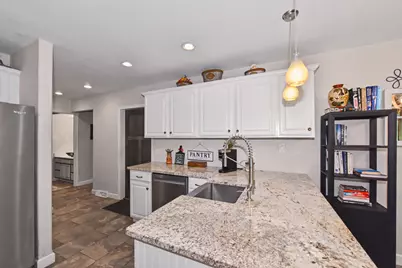 12301 W Waterford Ave, Greenfield, WI 53228 - Photo 9
