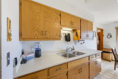 8112 N 97th Ct, Milwaukee, WI 53224 - Photo 15
