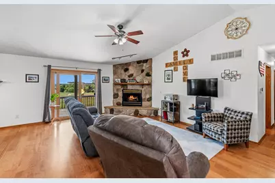 1409  Jefferson St, West Bend, WI 53090 - Photo 3