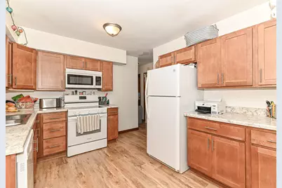 3430  Roberts St, Racine, WI 53126 - Photo 11