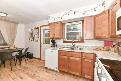 3430  Roberts St, Racine, WI 53126 - Photo 9