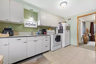 8813 W Hawthorne Ave #8811, Wauwatosa, WI 53226 - Photo 27