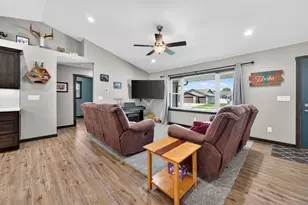 1822 Brooklyn Pl, Holmen, WI 54636 - Photo 23
