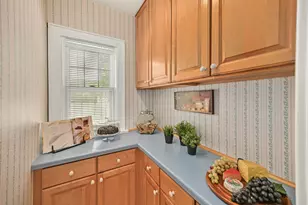 6625 W Grant St, West Allis, WI 53219 - Photo 13
