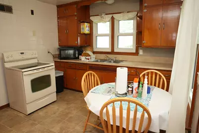 8209 W Burleigh St, Milwaukee, WI 53222 - Photo 7