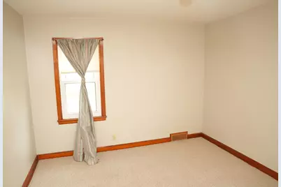 8209 W Burleigh St, Milwaukee, WI 53222 - Photo 17