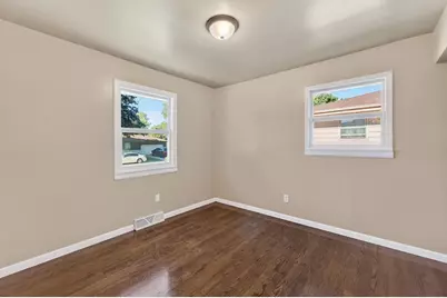 4200  Maryland Ave, Racine, WI 53405 - Photo 15