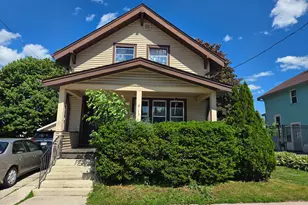 913 S 21st St, Manitowoc, WI 54220 - Photo 1