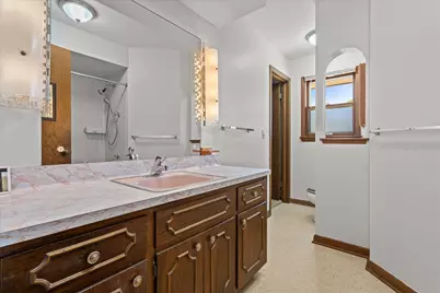 1610  Hickory St, South Milwaukee, WI 53172 - Photo 17
