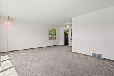 1610  Hickory St, South Milwaukee, WI 53172 - Photo 5