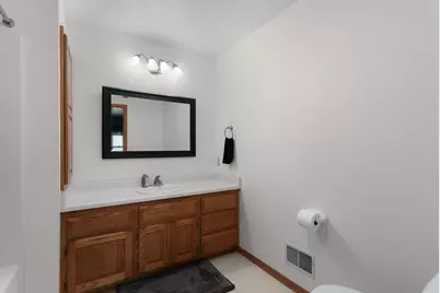 706  Woodbridge Trl, Watertown, WI 53094 - Photo 19