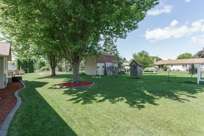 706  Woodbridge Trl, Watertown, WI 53094 - Photo 5