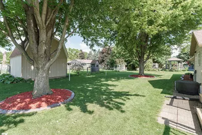 706  Woodbridge Trl, Watertown, WI 53094 - Photo 37
