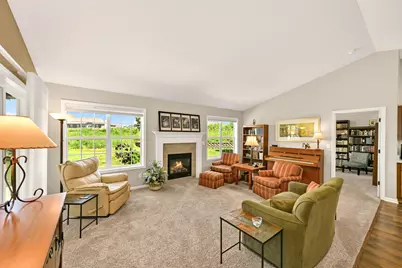 1986  Blue Spruce Ct, Port Washington, WI 53024 - Photo 5