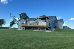 800 Linda Ln, Watertown, WI 53094 - Photo 3