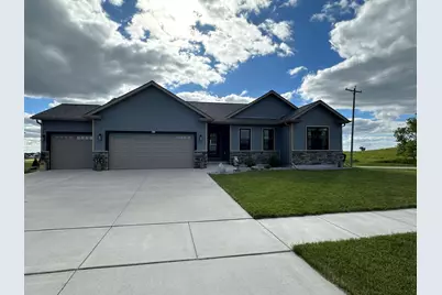 800  Linda Ln, Watertown, WI 53094 - Photo 1
