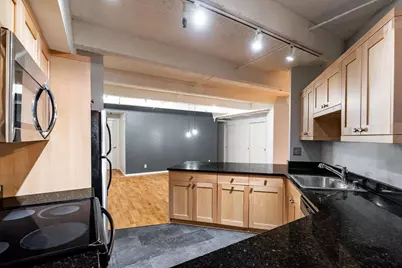 270 E Highland Ave #916, Milwaukee, WI 53202 - Photo 19