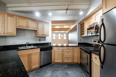 270 E Highland Ave #916, Milwaukee, WI 53202 - Photo 15