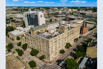 270 E Highland Ave #916, Milwaukee, WI 53202 - Photo 3