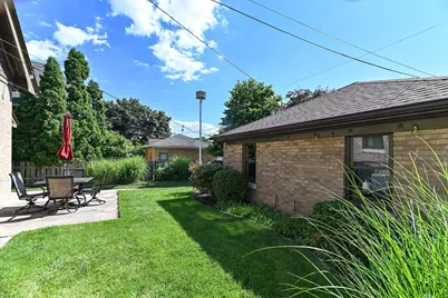 2629 N 67th St, Wauwatosa, WI 53213 - Photo 31