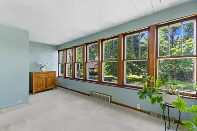 18905 W Linnie Lac Pl, New Berlin, WI 53146 - Photo 7
