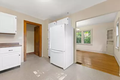 18905 W Linnie Lac Pl, New Berlin, WI 53146 - Photo 15