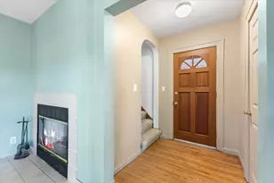 18905 W Linnie Lac Pl, New Berlin, WI 53146 - Photo 5