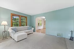 18905 W Linnie Lac Pl, New Berlin, WI 53146 - Photo 9