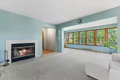 18905 W Linnie Lac Pl, New Berlin, WI 53146 - Photo 5