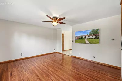 9117  Boys Dr, Sturtevant, WI 53177 - Photo 5