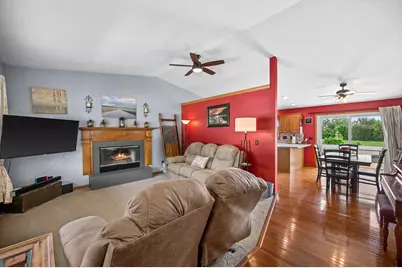 501  Davis St, Elkhorn, WI 53121 - Photo 3