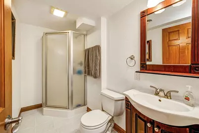 1551 W Goldcrest Ave, Milwaukee, WI 53221 - Photo 17