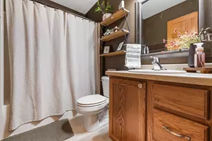 1446 Mulberry St, Hartford, WI 53027 - Photo 13