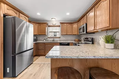 1446  Mulberry St, Hartford, WI 53027 - Photo 5